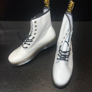 NWOT Dr. Martens Zavala White Leather Lace Up Combat Boots